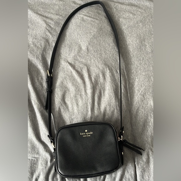 kate spade Handbags - Kate Spade Crossbody Purse